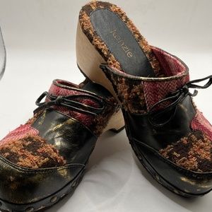 Kenzie Vintage Clogs Size 6